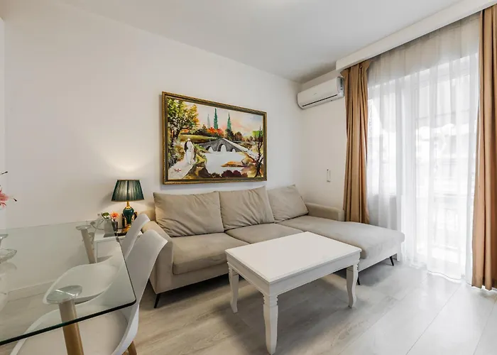 公寓 Leo's View By Pikhost