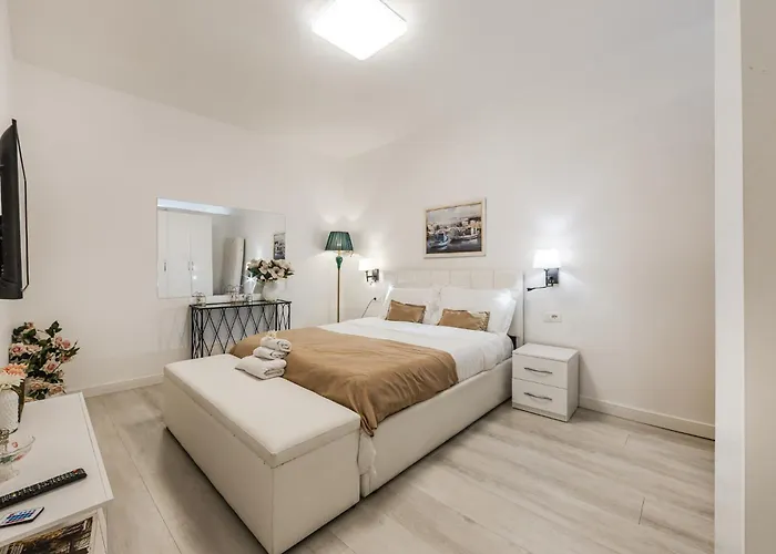 Apartment Leo's View By Pikhost Tirana