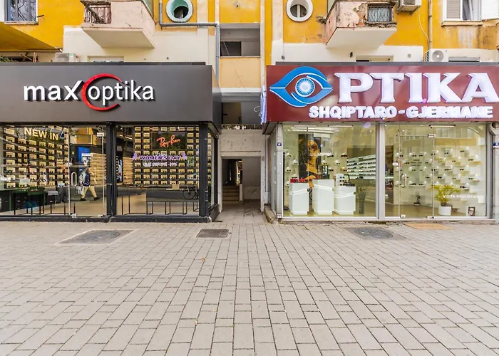 Apartment Leo's View By Pikhost Tirana